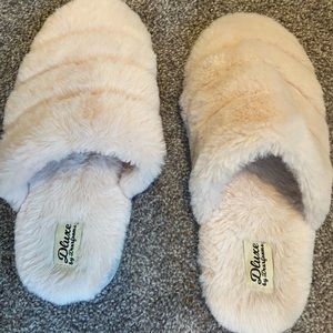 Dearfoam Pale Pink Slippers